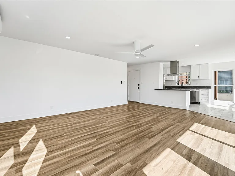 214 Avenida Cabrillo — Photo 3