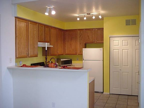 KITCHEN WITH PANTRY & ALL
