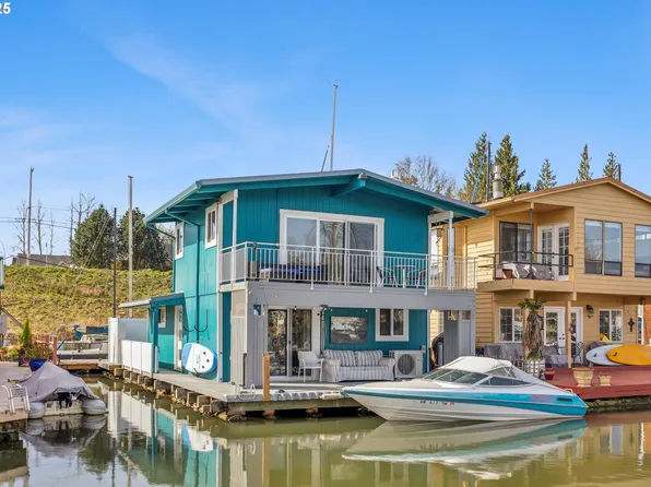 55 NE Bridgeton Rd Slip 10, Portland, OR 97211