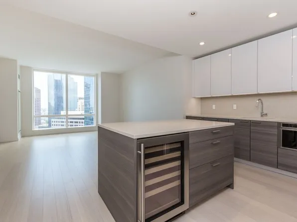 1 Franklin St #2806, Boston, MA 02110