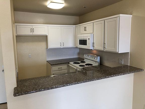 4th image of 1407 N Bush St #1407-113