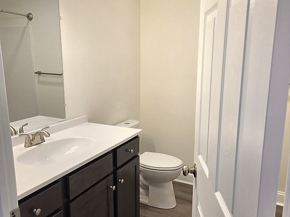 4th image of 4109 W Ridge Rd