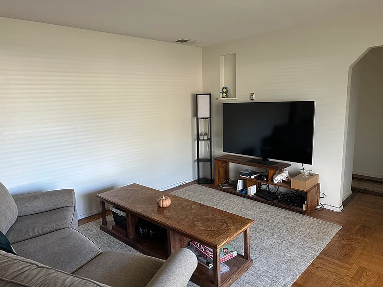 2219 Meyers Dr #1 — Photo 4
