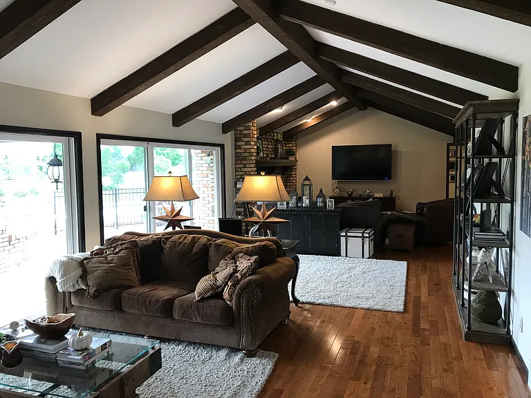1002 Creek Ct — Photo 12