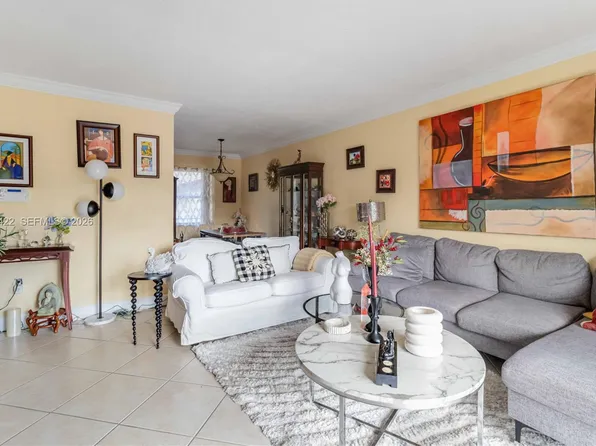 8475 SW 94th St APT 217E, Miami, FL 33156
