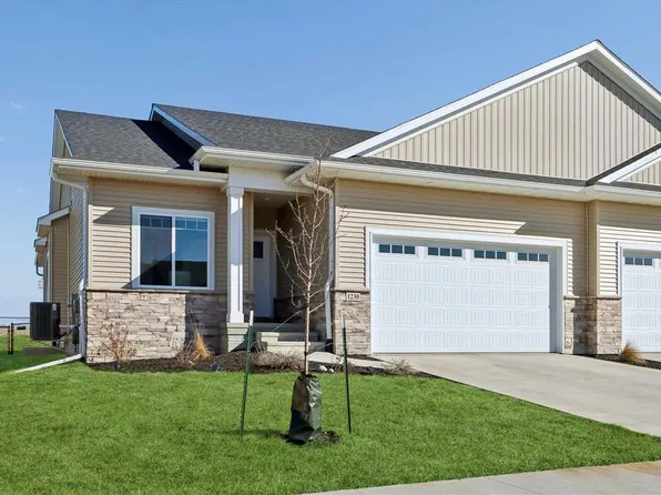 1230 Berkshire Ln, North Liberty, IA 52317