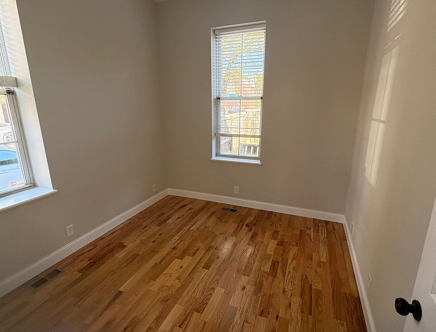2110 Menard Street - B — Photo 2
