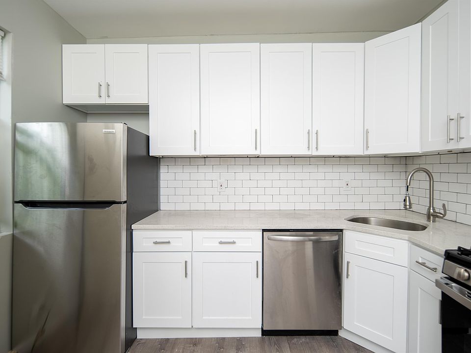 1st image of 2326 15th St Unit 2