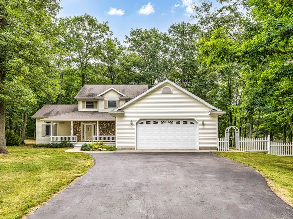 149 Oak Marr Dr, Houghton Lake, MI 48629