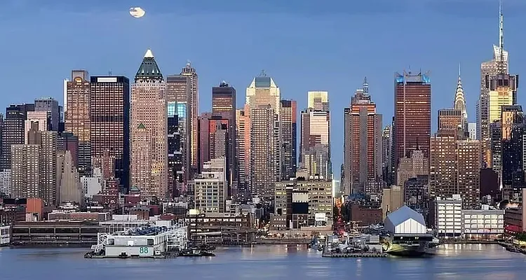 Rented by Douglas Elliman | media 35