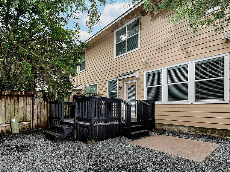 102 Blue Creek Ct — Photo 20