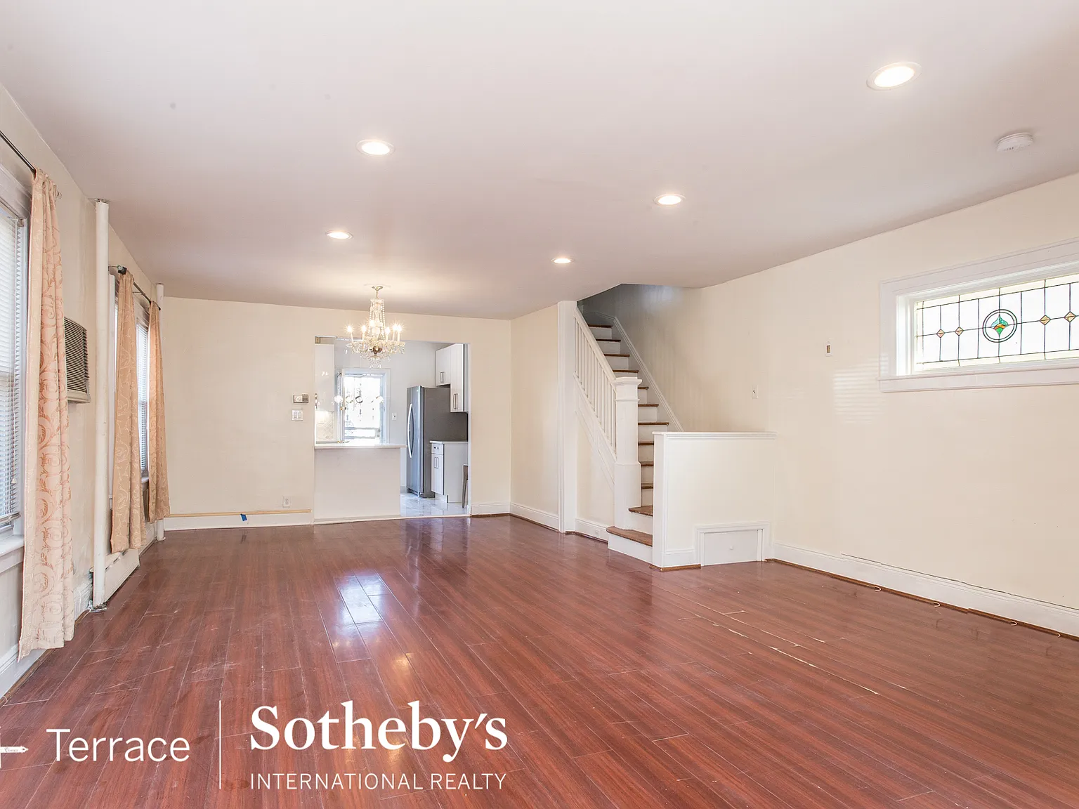70-11 Manse Street — Photo 4