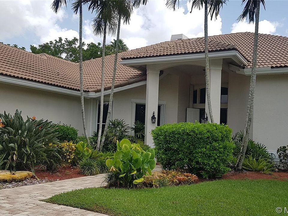 1st image of 405 Sabal Way #405