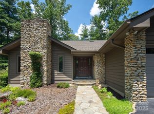 19 Jasmine Pl, Laurel Park, NC 28739