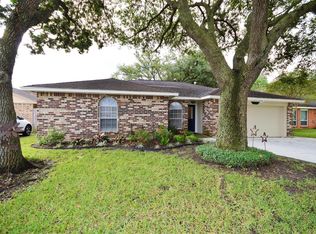 10102 Quiet Hill Rd, La Porte, TX 77571