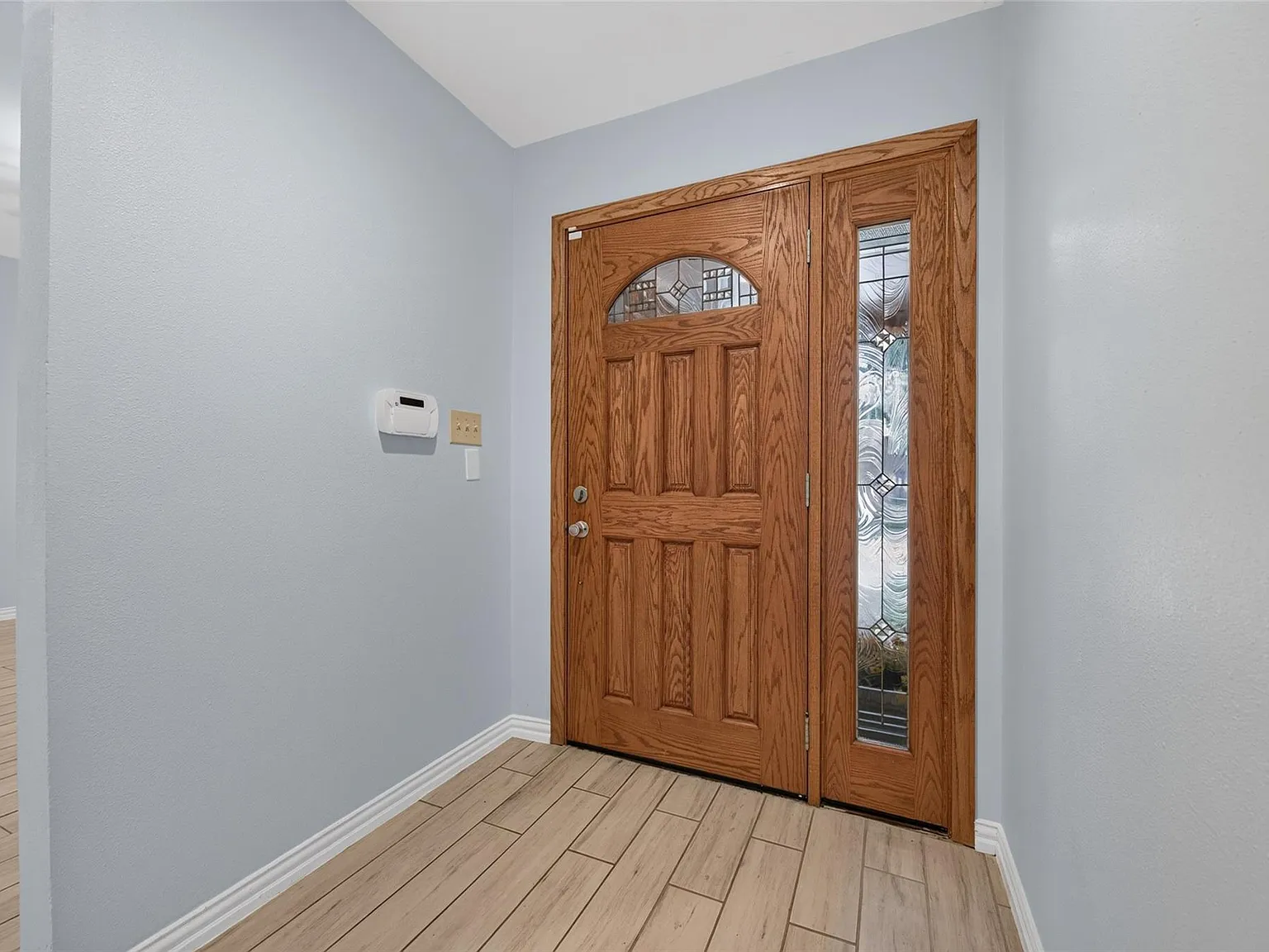 3 bed, 2.5 bath, 2200 sqft, $3,250 — Photo 4