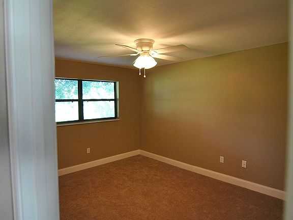 4th image of 3538 Royal Oak Dr