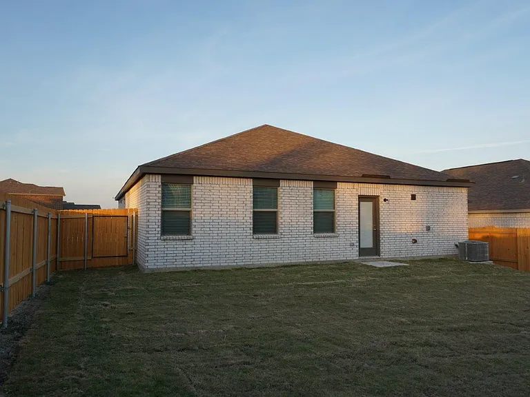 1823 Dahlia Way — Photo 33