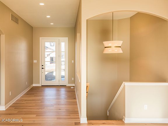 3rd image of 735 Sardonyx Dr