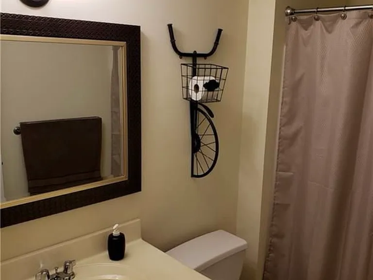 86 Otrobando Ave #6 — Photo 15
