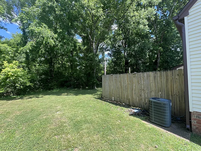 1413 Quail Run — Photo 21