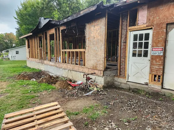 748 Melody Ln, New Castle, PA 16101