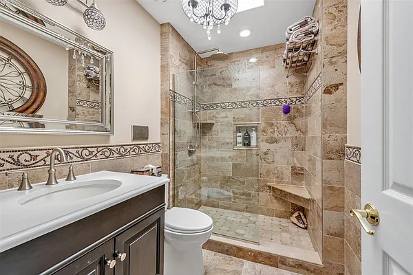 Sold by Century Homes Realty Group LLC | media 21