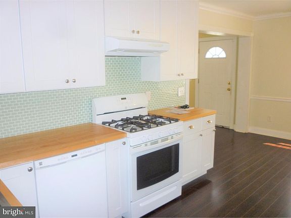 4th image of 303 Hillcrest Ave