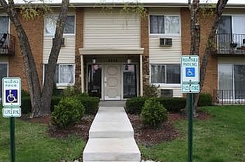 1st image of 8868 Kenneth Dr #105E