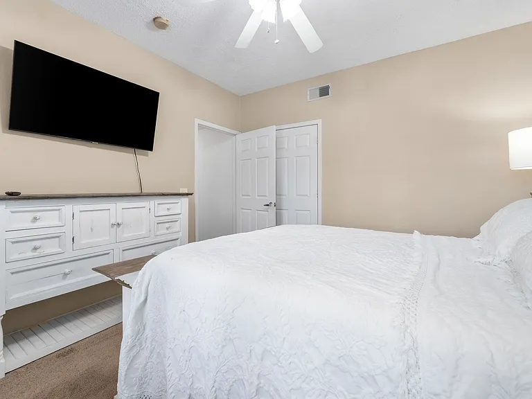 10000 SW 52nd Ave #35 — Photo 16