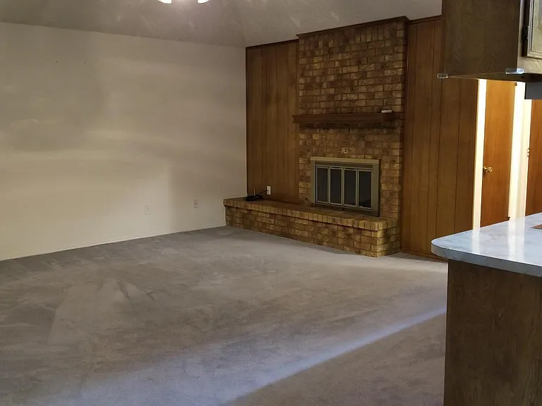 624 Cleveland St — Photo 10