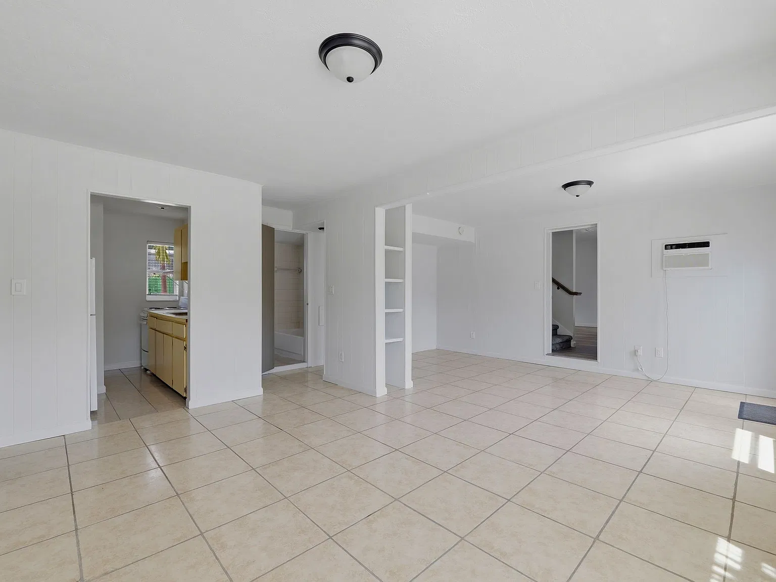 Studio, 400 sqft, $1,200 — Photo 4