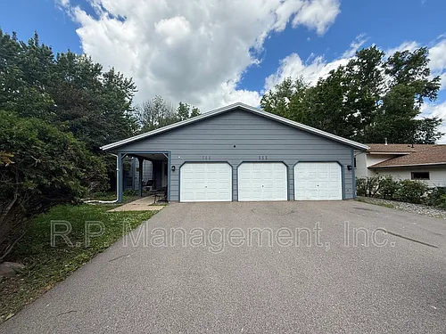 555 Lake Cove Ct Photo 1