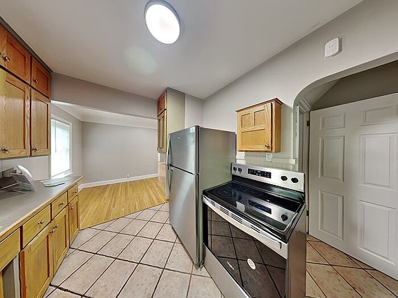 4th image of 15 Wyoming St