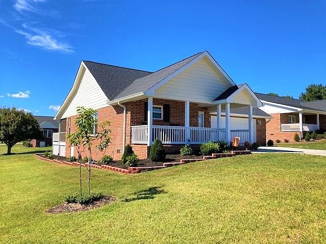 1st image of 107 Richmond Ct