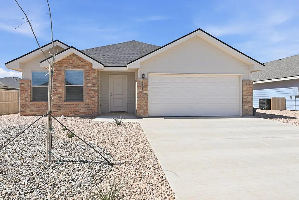 3 bed, 2.0 bath, 1500 sqft, $2,475 — Photo 1