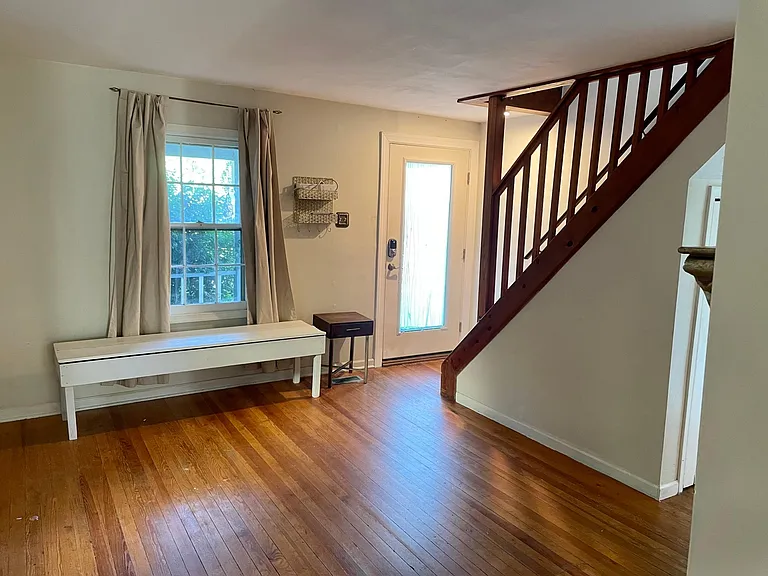 Foyer/living room