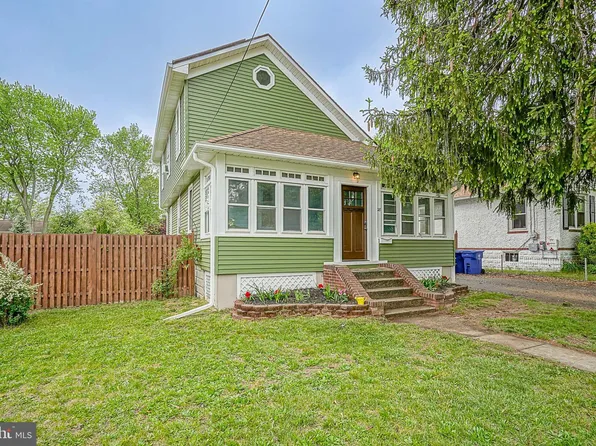 28 S Lenola Rd, Moorestown, NJ 08057