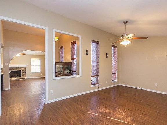 2nd image of 1213 Granada Ln
