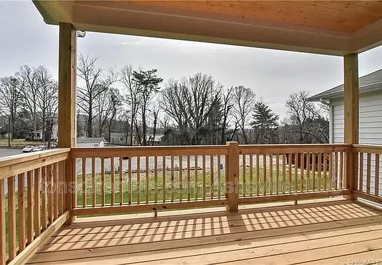 601 Fairview Rd — Photo 22