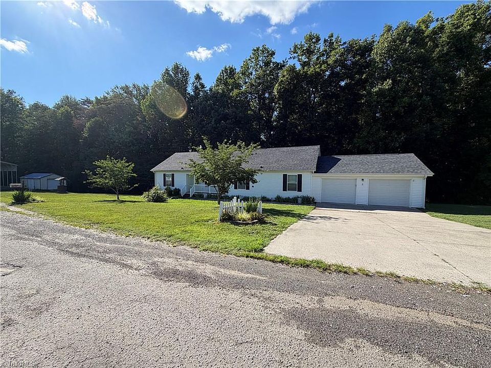 1st image of 3826 Running Deer Rd
