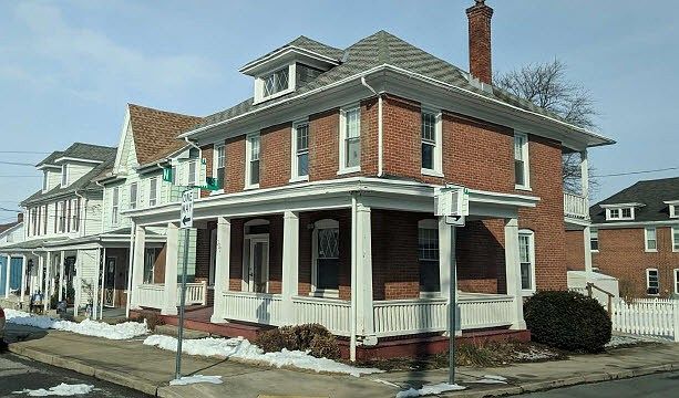 2nd image of 301 W North St