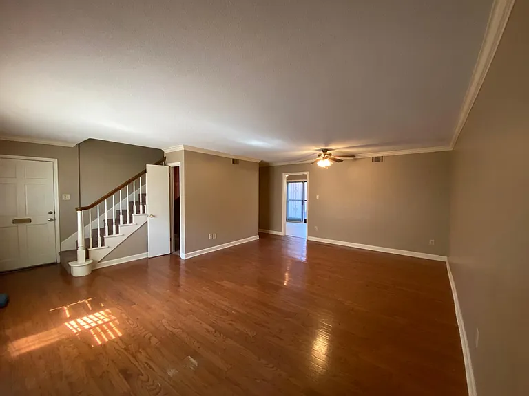 5718 Quince Rd — Photo 11