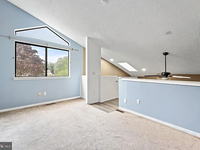 1512 Roberts Way — Photo 19