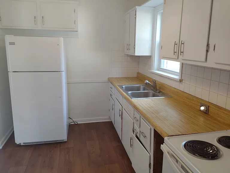 9013 Sparrow Dr — Photo 7