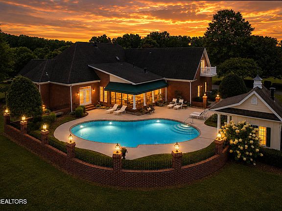 4th image of 3735 Deer Valley Way