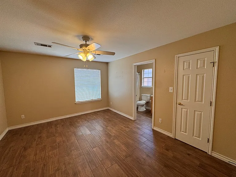 4503 Crockett Ave #B — Photo 15