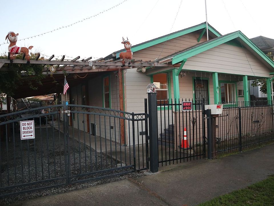 1st image of 1017 W 8th St