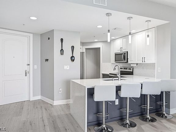 5th image of 5781 Cape Harbour Dr APT 906