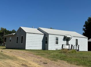 826 S Adams St, Hugoton, KS 67951